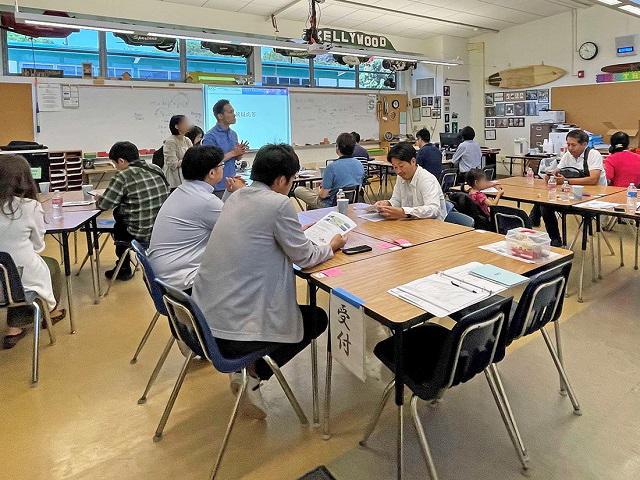 学校説明会の様子。皆さん真剣に耳を傾けてくださいました。