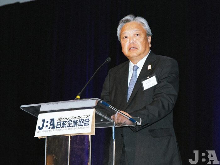 「頑張ろう！JBA、頑張ろう！ロサンゼルス！」と力強い言葉で挨拶を締めくくった、南浦会長。